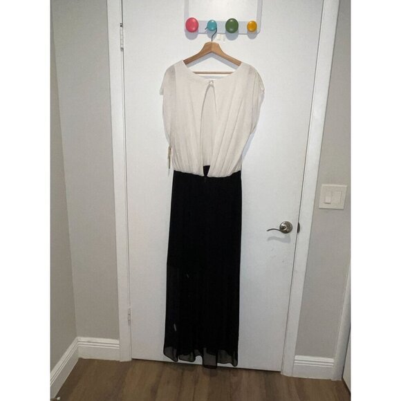 NWT ALICE + OLIVIA Black & White Colorblock Maxi Dress With Open Back Detail Lar - Picture 9 of 12